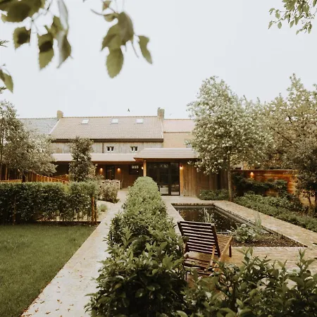 別荘 Huyze Ter Bercken With Swimming Pond By Interhome