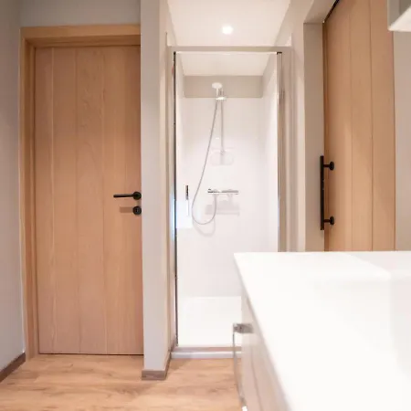 Huyze Ter Bercken With Swimming Pond By Interhome 펜션 *