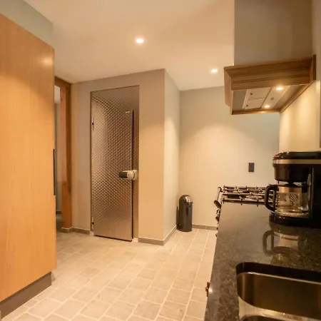 別荘 Huyze Ter Bercken With Swimming Pond By Interhome Klemskerke