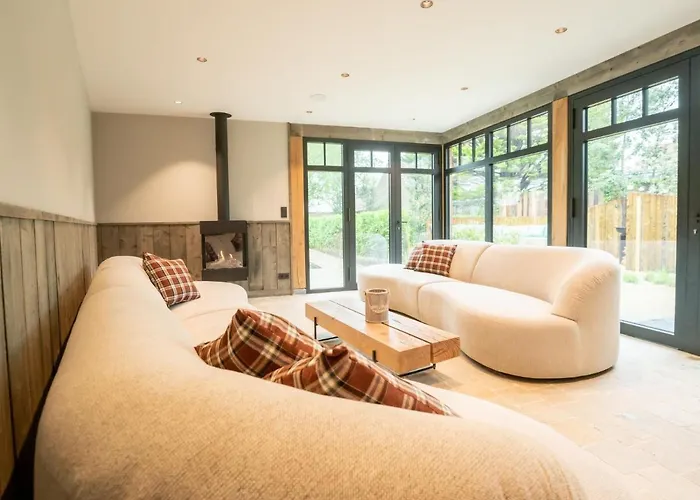 Сasa de vacaciones Huyze Ter Bercken With Swimming Pond By Interhome Klemskerke