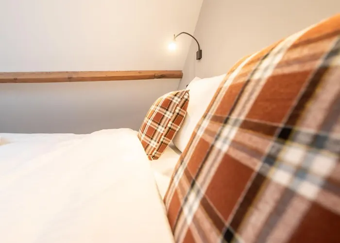 Huyze Ter Bercken With Swimming Pond By Interhome Сasa de vacaciones Klemskerke