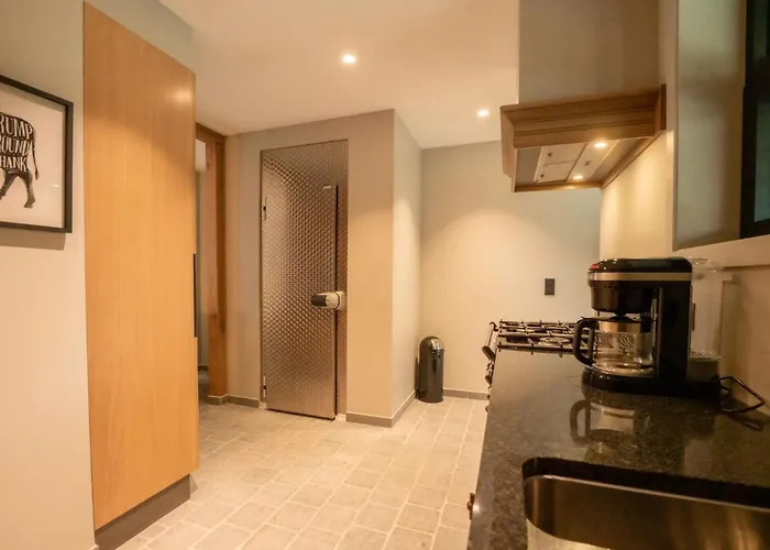 Сasa de vacaciones Huyze Ter Bercken With Swimming Pond By Interhome Klemskerke